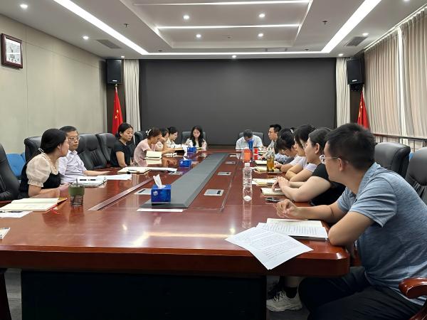 向身邊“四好”黨員學(xué)習  爭當改革發(fā)展排頭兵 ——農(nóng)墾中心第一黨支部組織“四好”黨員榜樣宣講活動