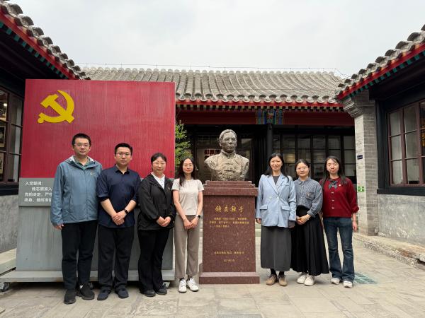 遵守“鐵規(guī)矩”，做好“學(xué)查改”——農(nóng)墾中心第一青年理論學(xué)習(xí)小組開展深入貫徹中央八項(xiàng)規(guī)定精神專題學(xué)習(xí)